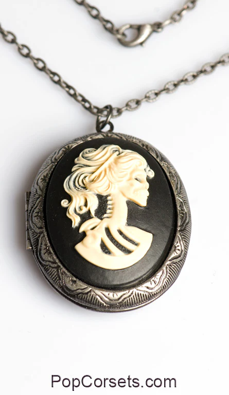 Skeleton Lady Locket - Image 4